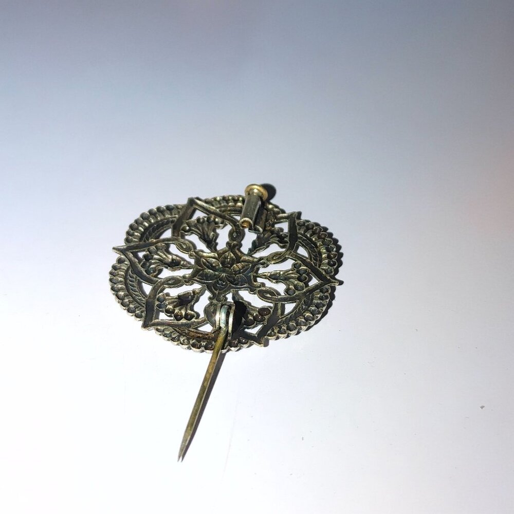 Antique Ornate Floral Filigree Pin Brooch Round Intricate Design Metal Finish - Picture 4 of 13